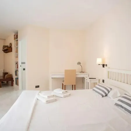 Comfortable House In With Shared Pool