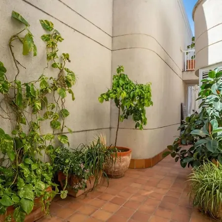 Vakantiehuis Comfortable House In With Shared Pool