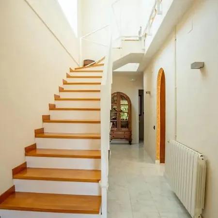 Comfortable House In With Shared Pool