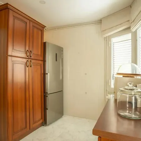 Comfortable House In With Shared Pool