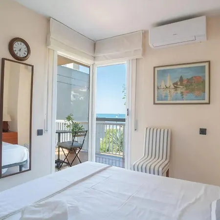 Comfortable House In With Shared Pool * 시체스