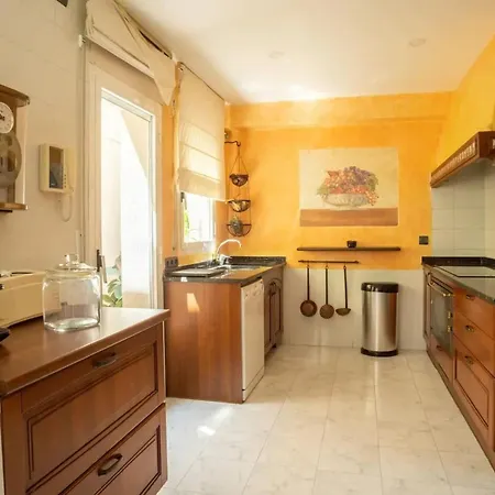 Comfortable House In With Shared Pool Сasa de vacaciones *