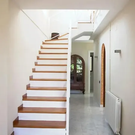 펜션 Comfortable House In With Shared Pool 시체스