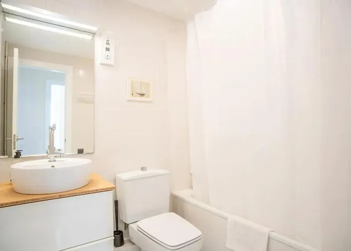 Comfortable House In With Shared Pool *