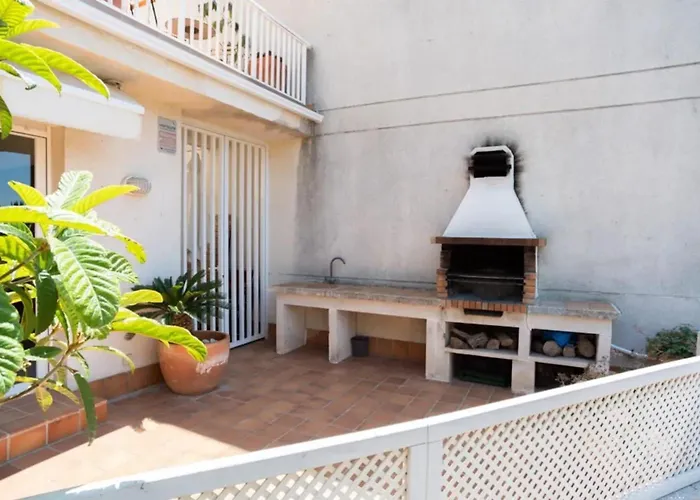 Vakantiehuis Comfortable House In With Shared Pool Sitges