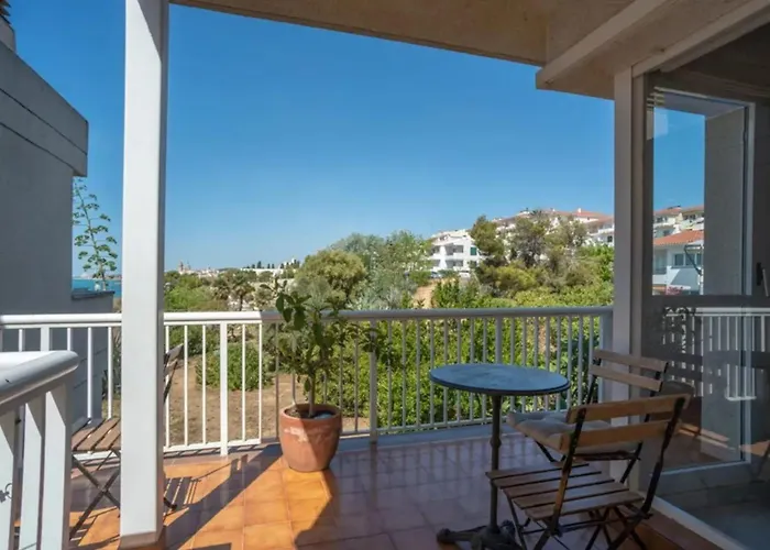 Comfortable House In With Shared Pool Sitges