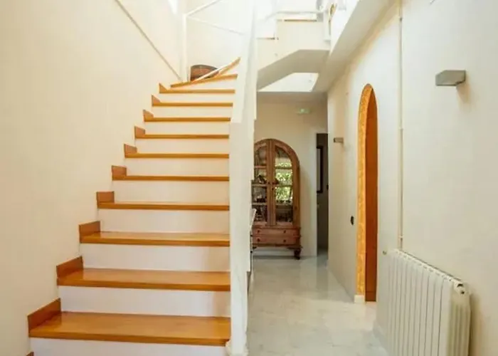 Comfortable House In With Shared Pool