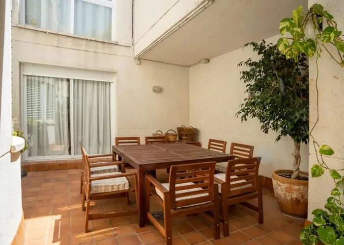 Comfortable House In With Shared Pool *