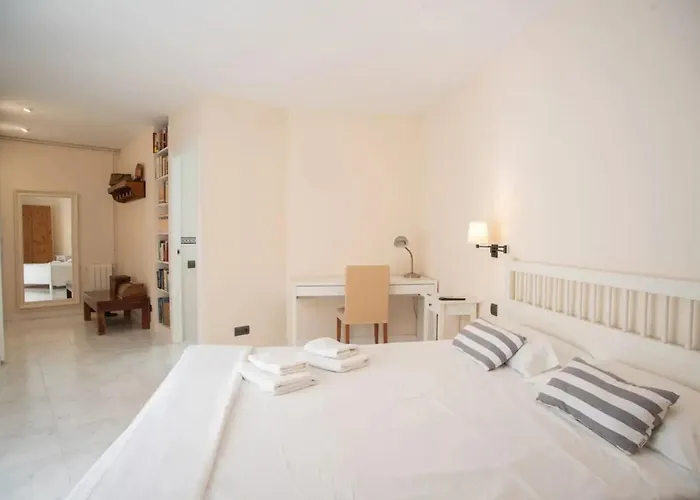 Comfortable House In With Shared Pool