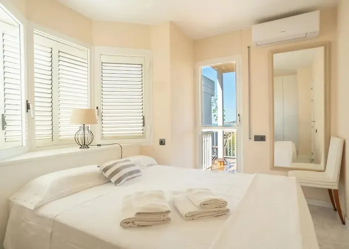 Comfortable House In With Shared Pool Sitges