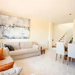 Comfort House: Shared Pool Retreat Holiday home