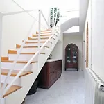 Comfort House: Shared Pool Retreat Sitges