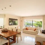 Comfort House: Shared Pool Retreat * Sitges