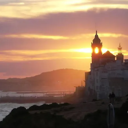 度假居 Comfortable House In With Shared Pool 锡切斯