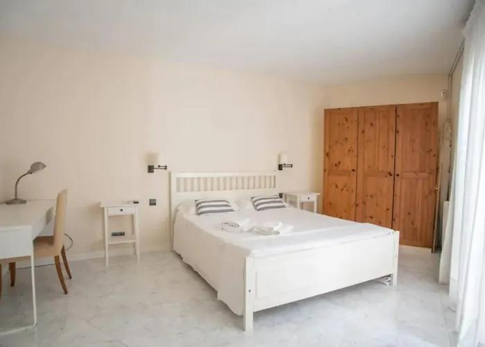 Comfortable House In With Shared Pool *