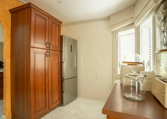 Comfortable House In With Shared Pool