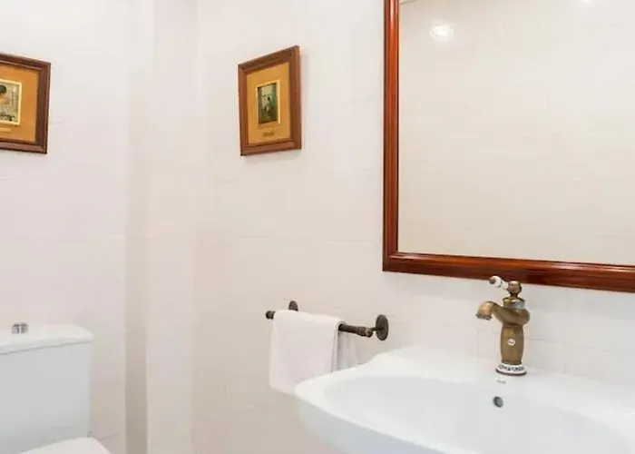 Comfortable House In With Shared Pool 度假居